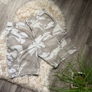 Wrangler Cargo Camouflage shorts